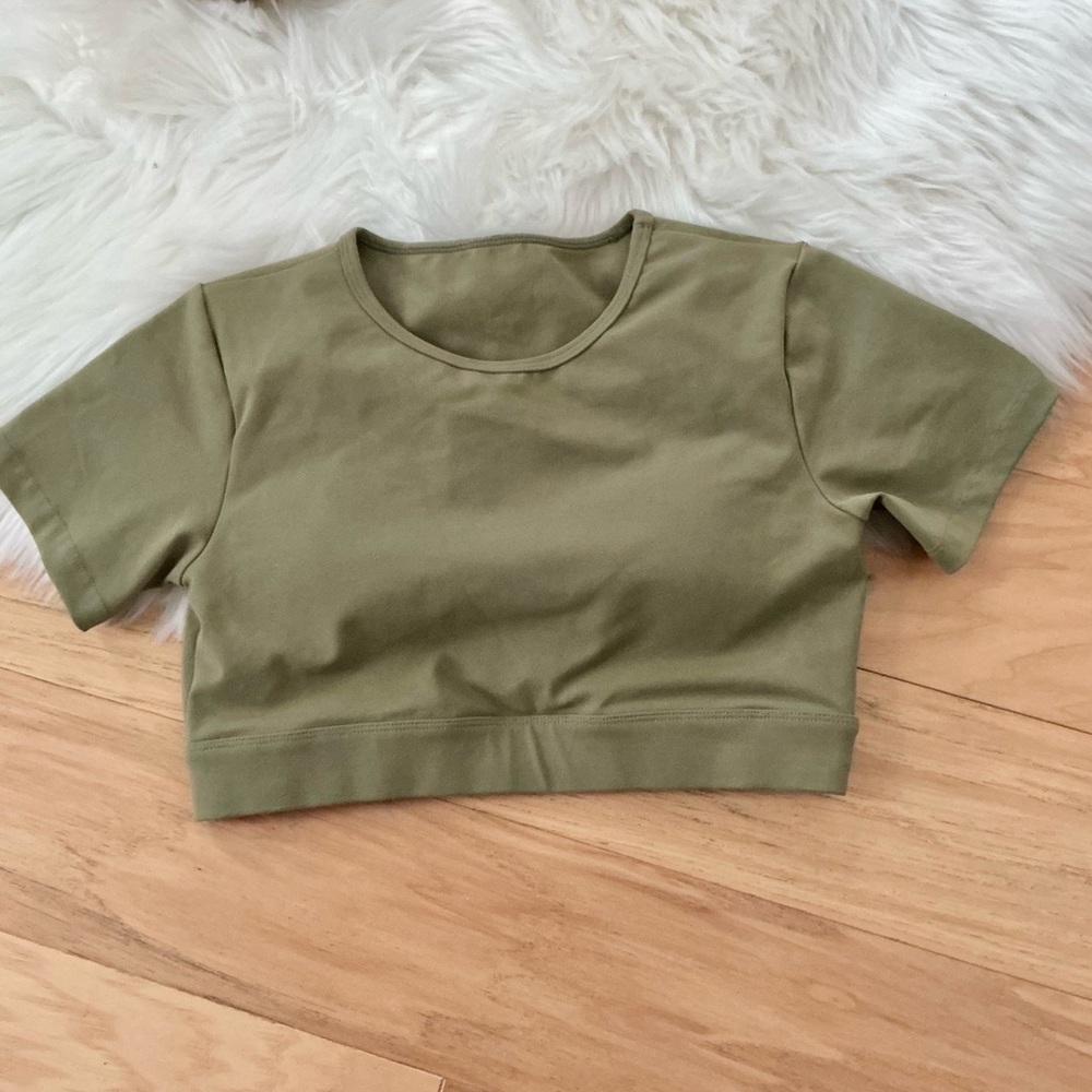 NVGTN Sage Green Short Sleeve Open Back Crop Top Size Medium